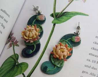 Lotus dangle clay earrings, Summer earrings, Fairycore earrings, Wavy water lily earrings, Squiggly flower earrings, Art floral earrings