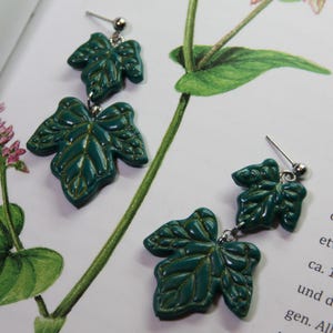 Ivy leaf dangle clay earrings, Woodland earrings, Fairycore earrings, Magic forest earrings, Naturecore earrings