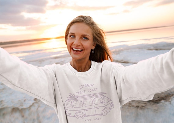 Vintage Santa Barbara Hippie Van Beach Surfer T-Shirt Vintage Santa Barbara Hippie Van Beach Surfer T-Shirt