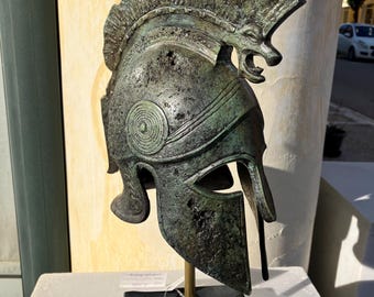 Aged Bronze Spartan Helmet with Griffin Crest and Marble Base – Ancient Replica