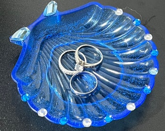 Scallop Shell Trinket Dish, Resin Trinket Dish, Jewellery Dish, Resin Art, Ocean Art, Unique Gift