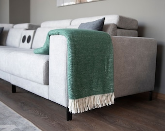 Manta verde espinha de peixe tecida à mão: decoração boho para casa