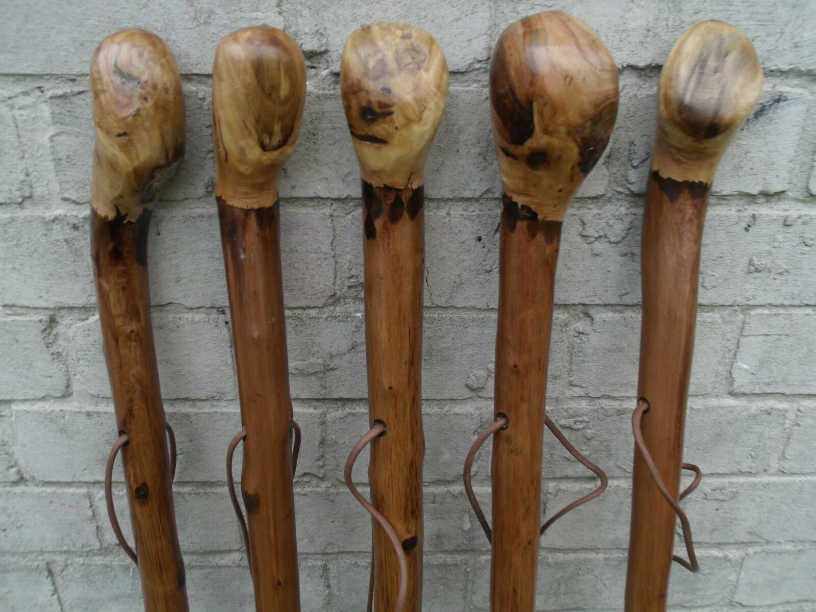 Bâton de marche en bois de châtaignier Cane Racine Bouton de balle