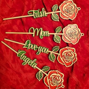 Rosa con nome personalizzato, rosa in legno per San Valentino, rosa personalizzata tagliata al laser, rosa con nome, regalo per la festa della mamma, anniversario, regalo di compleanno, regalo per insegnanti