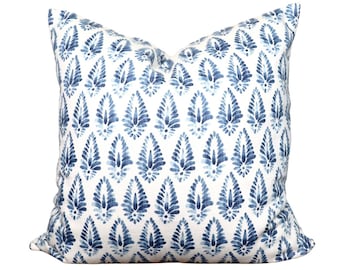 Funda de almohada con estampado floral en bloque de Lacefield Agave en azul celeste - Lino y algodón