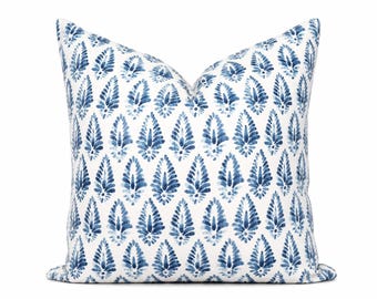Fodera per cuscino con stampa floreale blu / Cuscino decorativo in lino e cotone blu azzurro / Cuscino decorativo in stile cottage costiero / Stesso tessuto su entrambi i lati