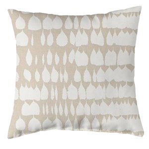 Schumacher Pillow Cover: Queen of Spain Natural Cotton, White Linen Back