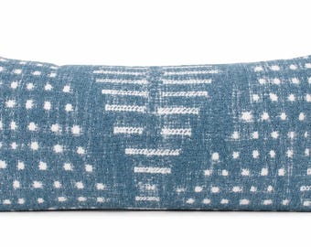 Thibaut Anna French Mali Kissenbezug, Kissen in Robin-Egg-Blau, Batik-Kissen, blaues Leinen-Zierkissen, Küsten-Boho-Dekor, Designerkissen