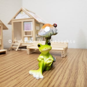 Sitting Frog Ornament, Garden Miniature Frog Decor, Mini Mushroom Ornament, Fairy Garden Items, Valentine&#39;s Day Gift