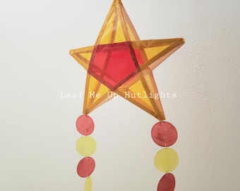 Decoración navideña filipina: pequeña linterna Parol amarilla y roja