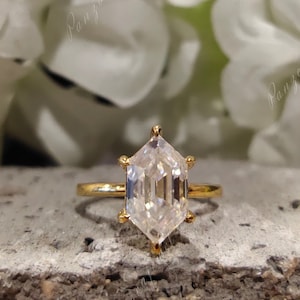 Dutch Marquise Cut Moissanite Engagement Ring Solitaire Proposal Wedding Ring Antique 18k Solid Gold Ring for Her Anniversary Gifts for Wife
