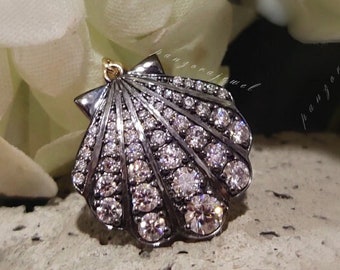 Seashell Charm Pendant Round Cut Moissanite Pendant Black Rhodium Bezel Set Pendant Unique Gold Necklace 18k Gold Anniversary Gift For Her