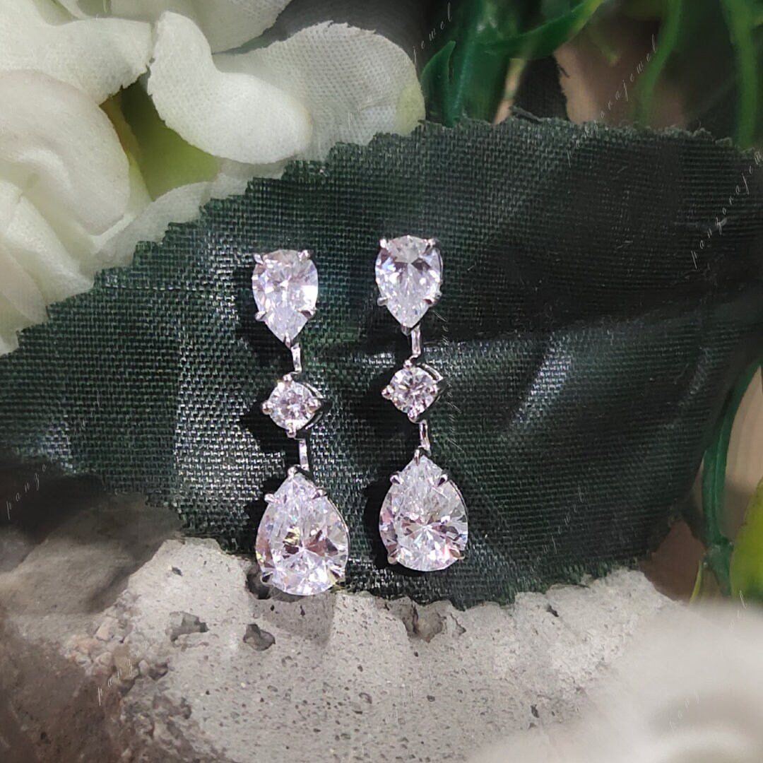 Sparkly Diamond Long Dangle Earrings Classic Colorless Pear and Round Cut Moissanite Earrings For Women's 18k Gold Trilogy Dangle Earrings