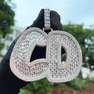 Iced Out Nome Personalizado Carta Colar Redondo e Baguette Cut CZ Diamond Party Wear Pingente 925 Prata Esterlina Luxo Hip Hop Pingente Para Homens