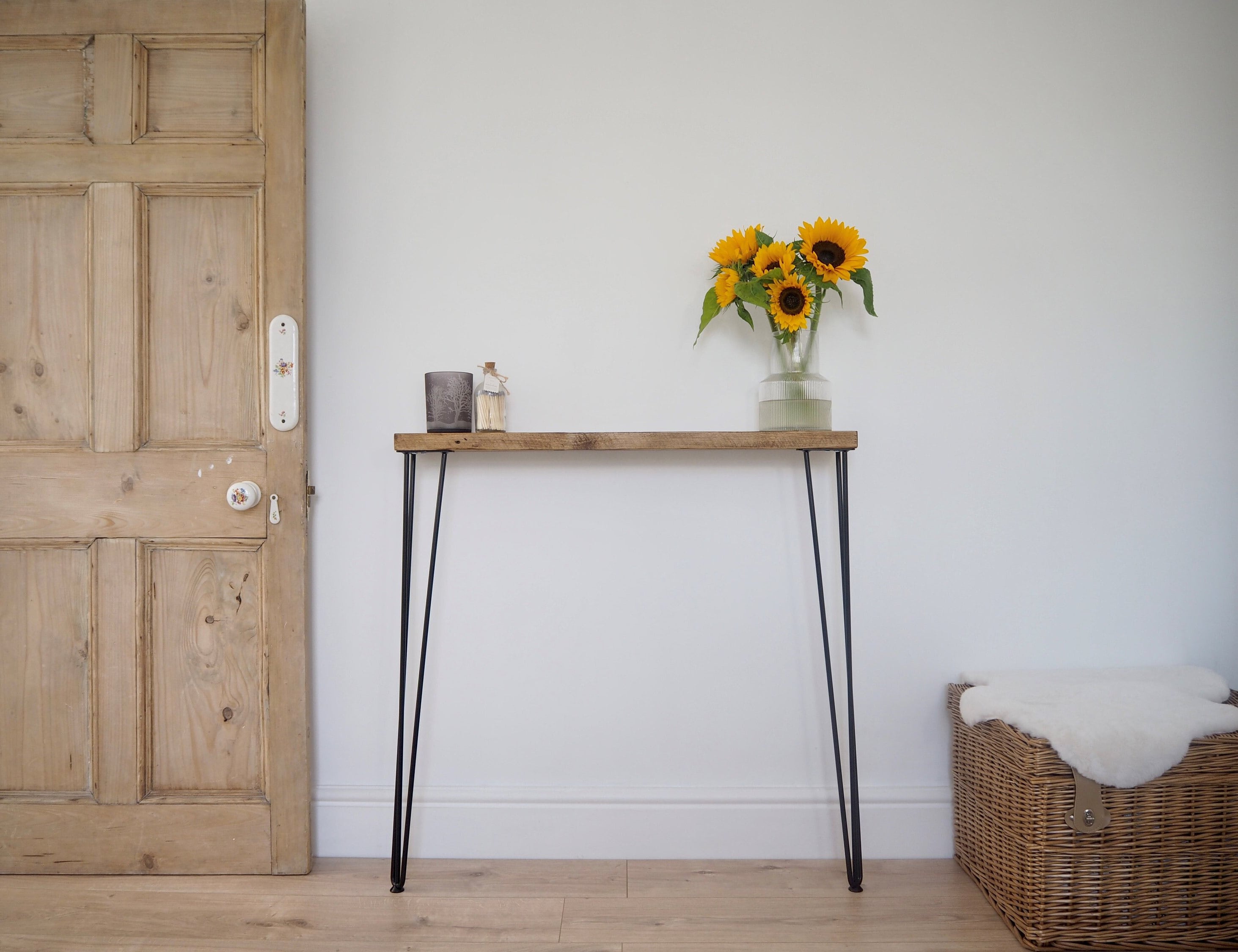 Small entry on sale table for keys