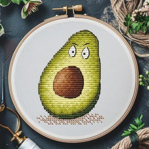 Padrão de ponto cruz de abacate irritado, amostra de alimentos para horta, design digital de bordado, gráfico em PDF para impressão, download instantâneo, faça você mesmo