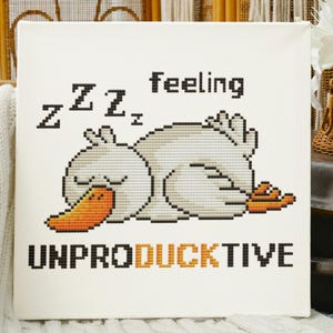 Sleeping Duck Cross Stitch Art Pattern, Counted Stitching Embroidery Digital Design, Printable PDF Chart, DIY, point de croix, punto de cruz