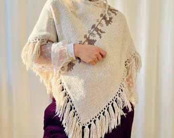 Vintage handknited Short Poncho fringed cape marino wool knits