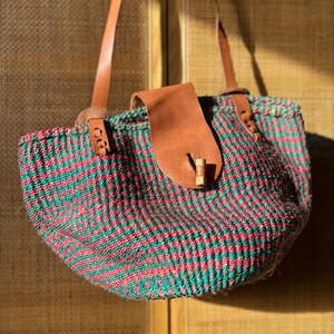 Vintage 90s African handmade Raffia Shopper, large tote bag crossbody flat market eco bag image 7