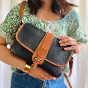 Vintage Dooney & Bourke AWL pebbled leather Black /British Tan R54 Large Equestrian Crossbody