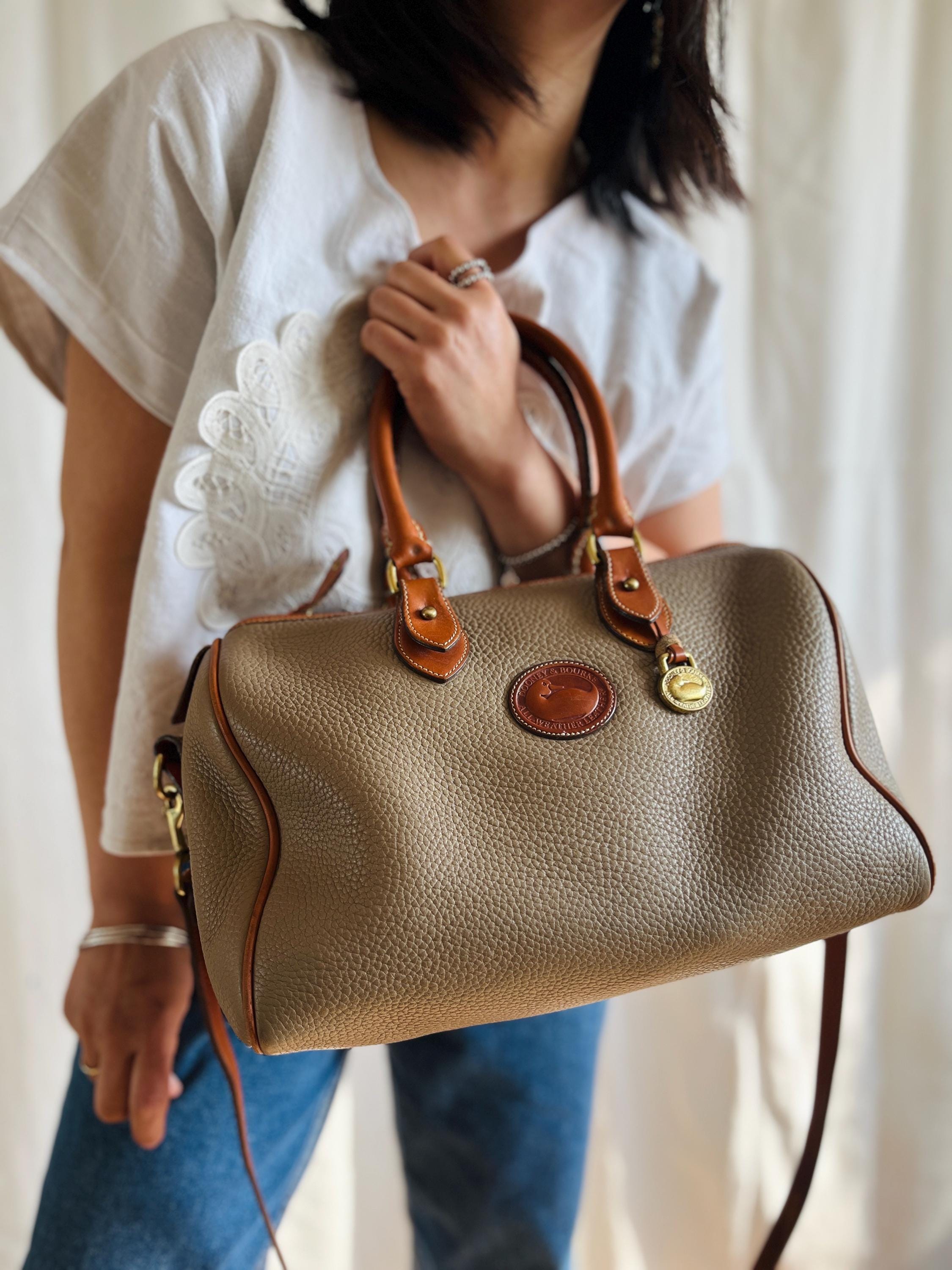 DOONEY&BOURKE ビンテージバッグ Vintage Dooney & Bourke AWL Pebbled Leather Taupe/british Tan R38