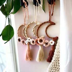 Cute Macrame Moon Wall Hanging, Floral Celestial Nursery gift, Wall decor gift for friends, Housewarming gift for her, Moon nursery decor