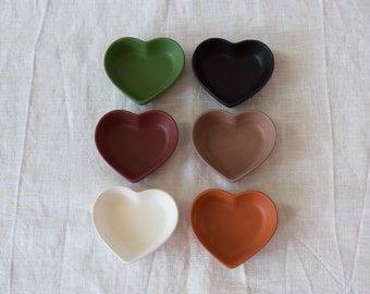 small bowl heart | Raysin | white green brown red orange black | small gifts | handmade | Jewelry Storage | Little things