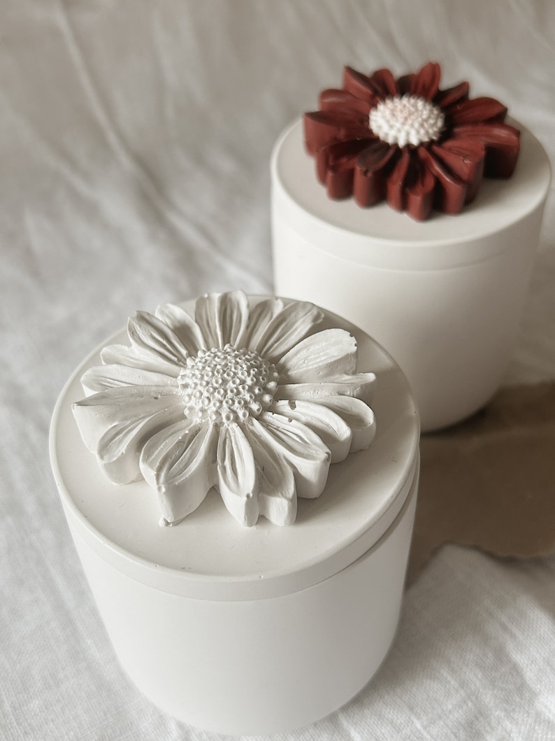 Dose mit Deckel Blume Raysin weiß kleine Dekodose handgemachte Geschenke Blumendeko minimalistische Einrichtung Zuhause Bild 3