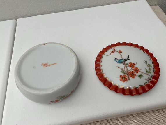 Vintage Hand-Painted Porcelain Pearl Nickerson scalloped edge  Trinket Box View 5