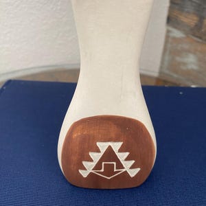 Vaso vintage fatto a mano con simboli geometrici dell'arte Sioux/Pueblo