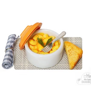 1:12 Dollhouse Miniature Mac and Cheese