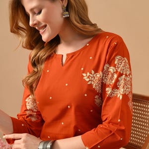 Kurta corta de algodón con estampado floral indio estilo bohemio, túnica para mujer, kurta de verano con estampado étnico indio de Jaipur.