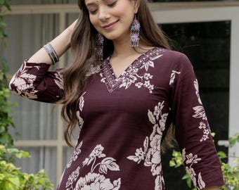 Braune Blumen Baumwolle Kurta Hose Set für Frauen