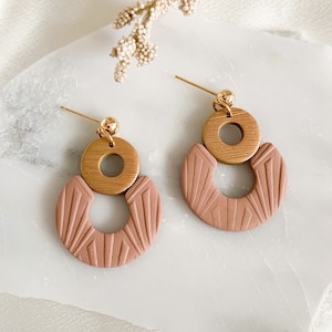 minimalist geometric mauve earrings, polymer clay geometric jewelry, lightweight earrings, modern clay dangles