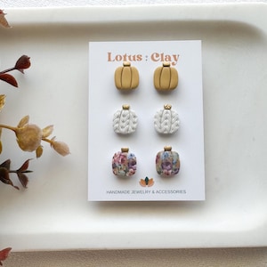 Clay pumpkin stud Earring set, sweater pumpkin studs, fall clay earrings, Halloween clay earrings, tiny pumpkin earrings, autumn earrings