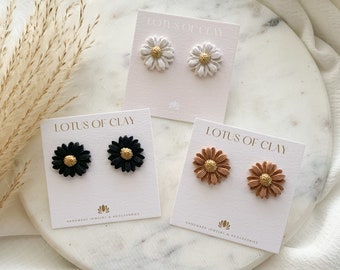 Handmade daisy flower stud earrings, flower clay earrings, boho daisy studs, clay daisy earrings, flower statement earrings