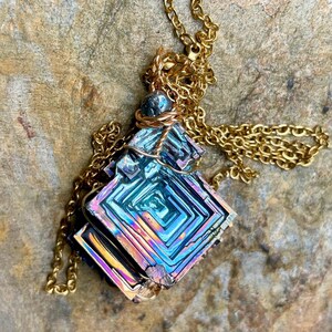 Pink Blue Bismuth Iridescent Cubic Crystal Wire Wrapped 22 Inch Gold Stainless Steel Necklace