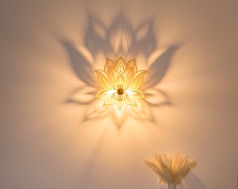 Wandlampe aus Holz, Mandala, Geometrischer Schatten, Schattenlampe, Lotusblüte, mit E27 Fassung