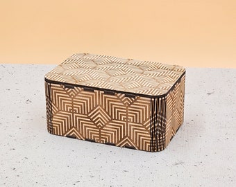 kleine Aufbewahrungsbox aus Holz, mit graviertem Muster, Schmuckkästchen hölzern, kleine Holzkiste, Hölzerne Geschenkverpackung