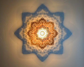 Designerlampe aus Holz, Orientalisches Muster, Schattenlampe modern, Beleuchtetes Mandala, Wandleuchte Wohnzimmer