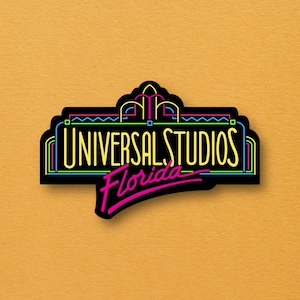Pegatina retro del parque temático Universal Studios Florida, impermeable, pegatina de vinilo para computadoras portátiles, fundas de teléfonos, botellas de agua y más.