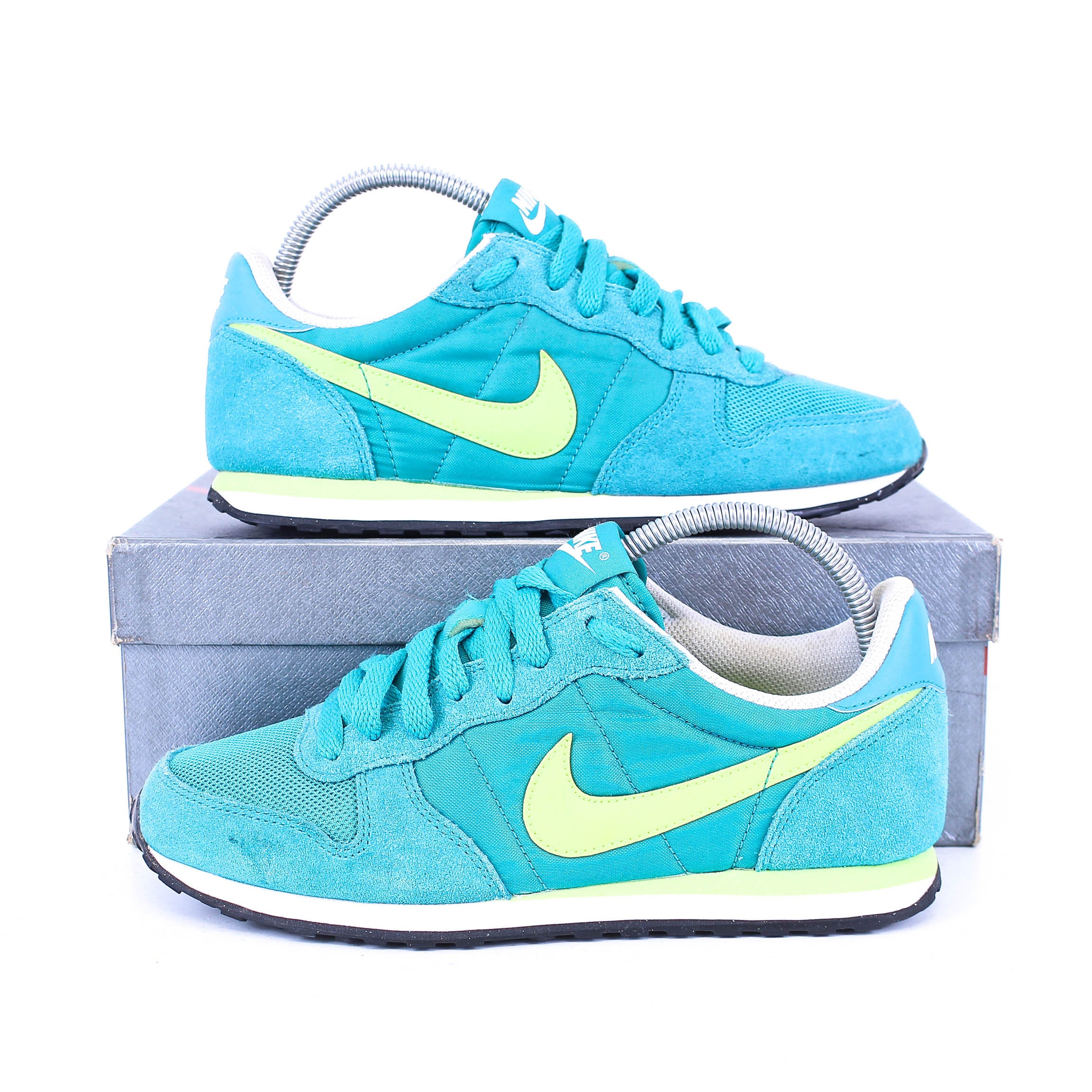 T buurman Bezwaar Vintage Nike Genicco Suede Trainers Blue / Green UK 5.5 - Etsy