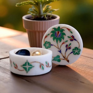 Driven-In Marble Jewelry Box – Handmade White Marble Box with Inlaid Stones, Elegant Vanity Organizer, Gift for Her, Home Décor Accent