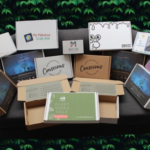 Caja de cartón para cartas grandes de Royal Mail con impresión personalizada y respetuosa con el medio ambiente. Todos los tamaños: A4, A5, A6, A7, DL. Disponible en blanco o marrón.