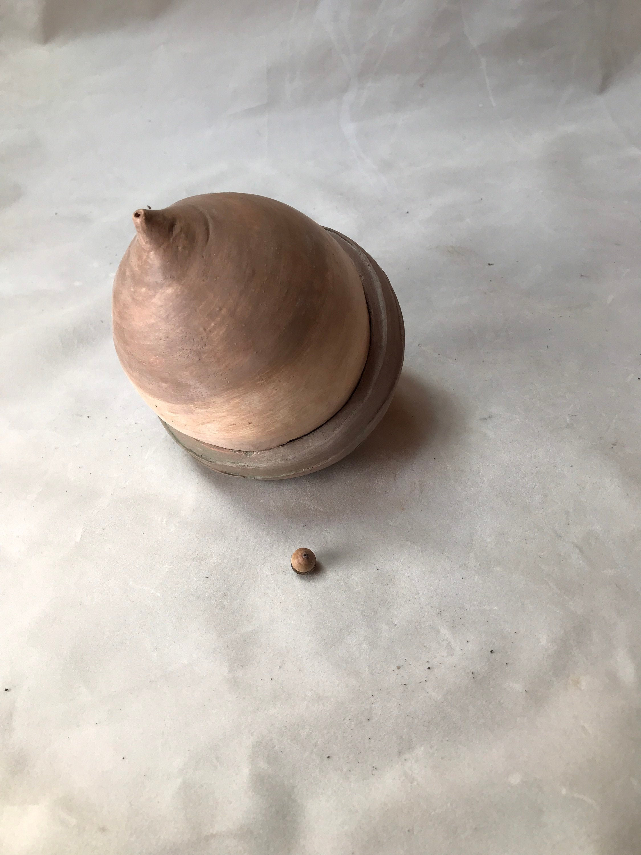 Sculpture en Céramique de Gland Japonais