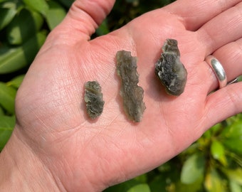 GENUINE MOLDAVITE / Brusna / Frosty / Velvet Moldavite / Authentic Moldavite / Tektite / Rare Crystal / Raw Moldavite Crystal /