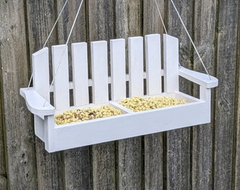 Bench style bird feeder