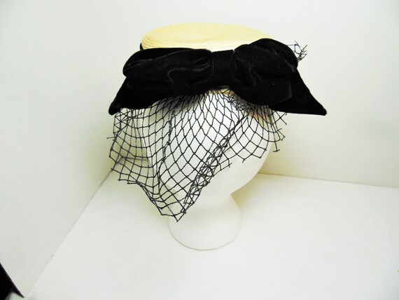 Vintage hat with Velvet Bow and veil black velvet… - image 4