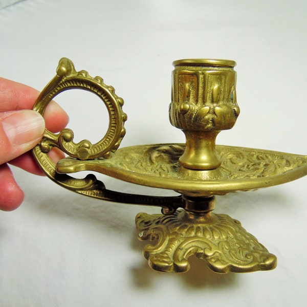 vintage Aladdin Style Candle stick holder Brass with handle Vintage Brass Genie Lamp Style Bougeoir Bougeoir conique avec poignée