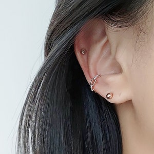 14K Solid Gold Cubic Clip Ear Cuff, Cartilage Ear Cuff, minimalist ear cuff, dainty gold ear cuff, No Piercing, gift for her